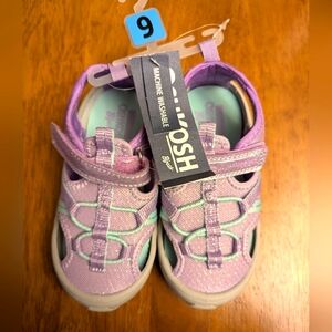 ❇️NWT❇️ OshKosh B'Gosh Abe Play Shoes - 9